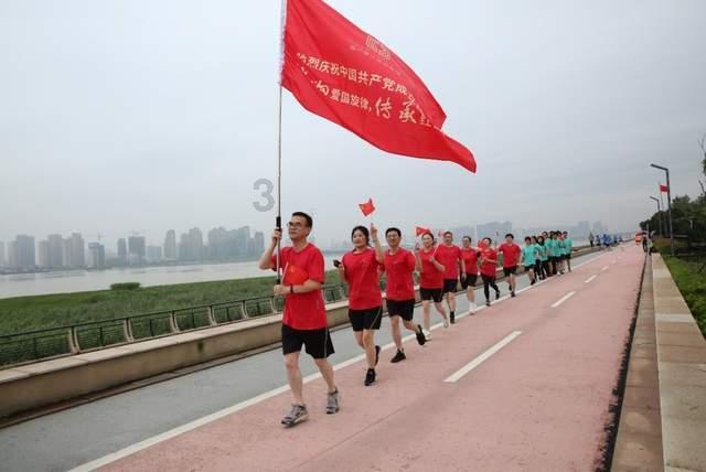 2023年我国汽车整车出口491万辆,首次跃居全球第一