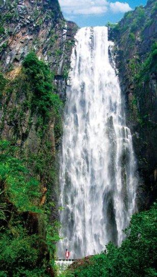 “冰雪艺术节”主题旅游专列开往铜川赏冰雕
